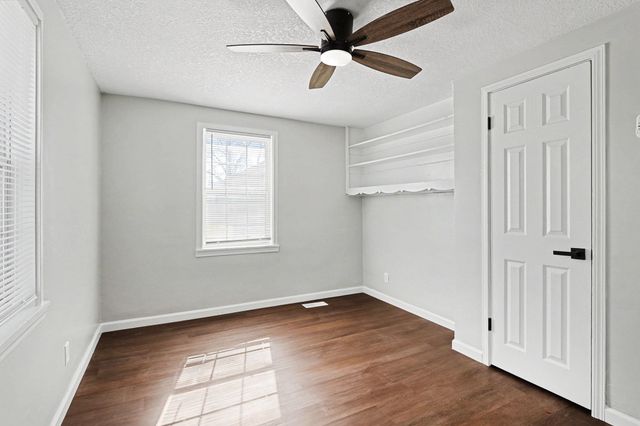 525 W 48th St N, Wichita, KS 67204