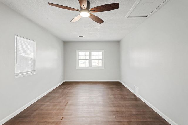 525 W 48th St N, Wichita, KS 67204