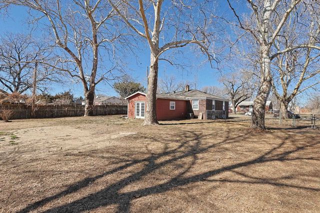 525 W 48th St N, Wichita, KS 67204