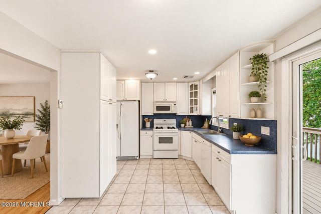 4 Harbor View Lane, Toms River, NJ 08753