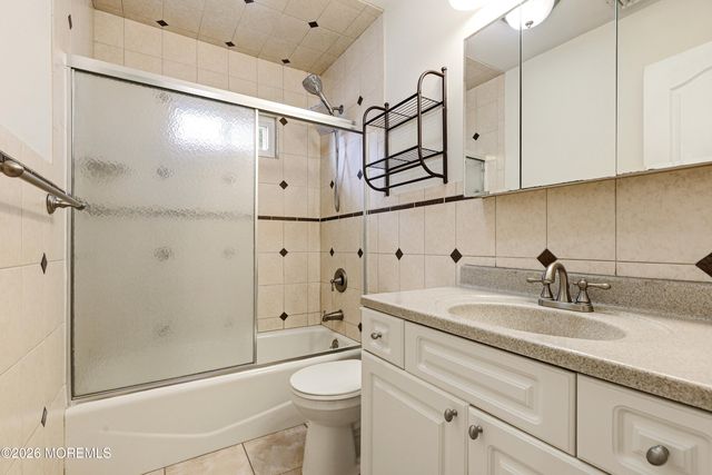 4 Harbor View Lane, Toms River, NJ 08753