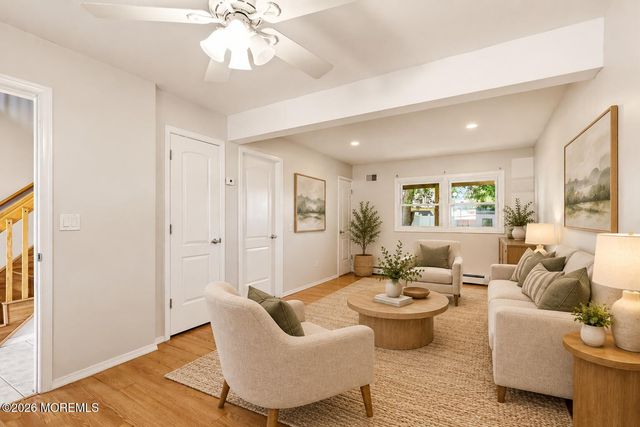 4 Harbor View Lane, Toms River, NJ 08753
