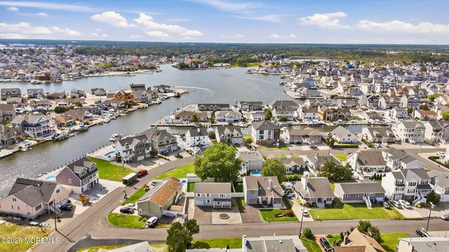 4 Harbor View Lane, Toms River, NJ 08753