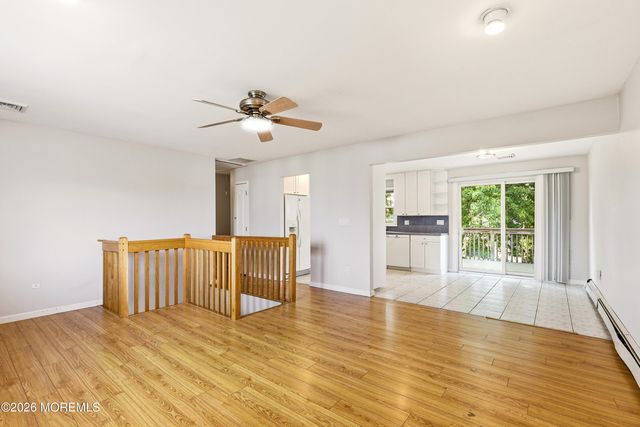 4 Harbor View Lane, Toms River, NJ 08753