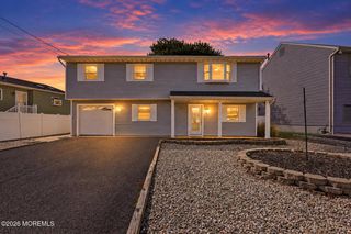 4 Harbor View Lane, Toms River, NJ 08753