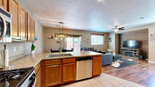 2500 Pelizzano Drive SE, Rio Rancho, NM 87124