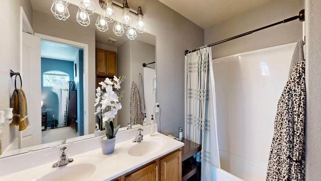 2500 Pelizzano Drive SE, Rio Rancho, NM 87124