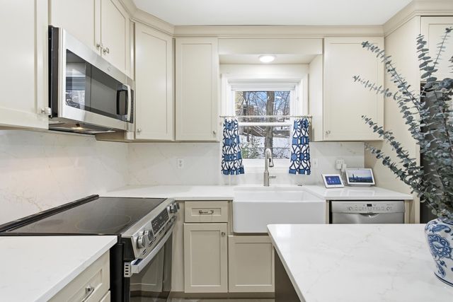 705 WESTRIDGE DR, Columbia, MO 65203