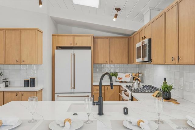 2925 Fried Ave, San Diego, CA 92122