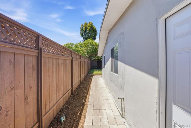 2925 Fried Ave, San Diego, CA 92122