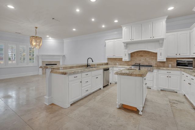 3816 W 5th Street, Fort Worth, TX 76107