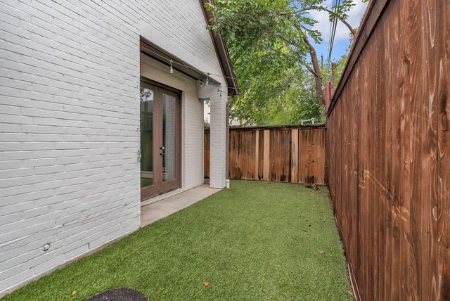 3816 W 5th Street, Fort Worth, TX 76107