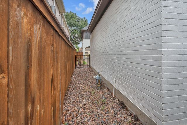 3816 W 5th Street, Fort Worth, TX 76107
