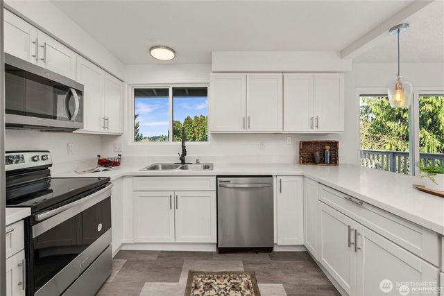 5033 37th Street NE, Tacoma, WA 98422