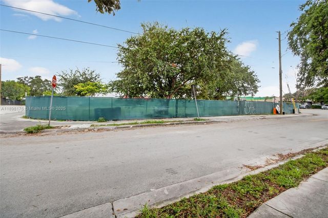 5434 NE Miami Ct, Miami, FL 33137