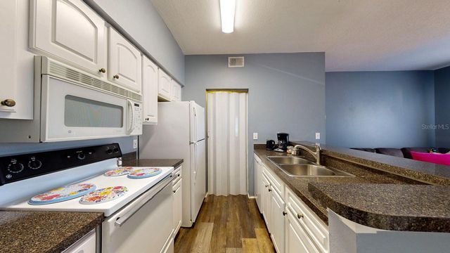 10764 70TH AVENUE 2208, Seminole, FL 33772