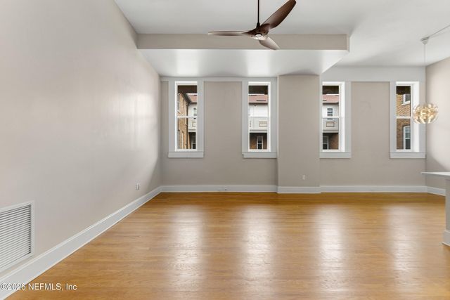 2525 COLLEGE Street 1214, Jacksonville, FL 32204