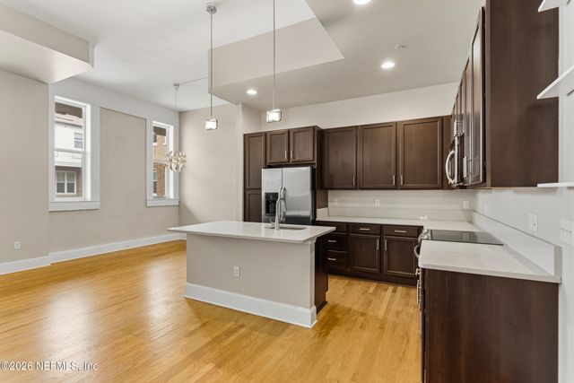 2525 COLLEGE Street 1214, Jacksonville, FL 32204