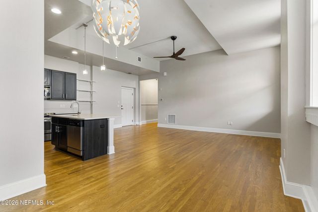 2525 COLLEGE Street 1214, Jacksonville, FL 32204