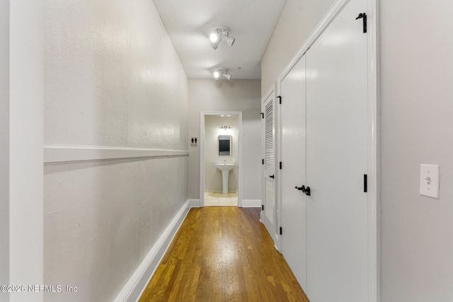 2525 COLLEGE Street 1214, Jacksonville, FL 32204