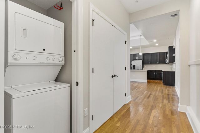 2525 COLLEGE Street 1214, Jacksonville, FL 32204