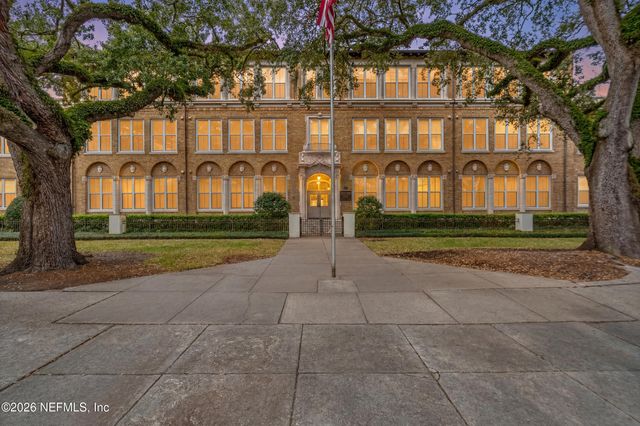 2525 COLLEGE Street 1214, Jacksonville, FL 32204