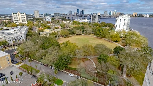 2525 COLLEGE Street 1214, Jacksonville, FL 32204