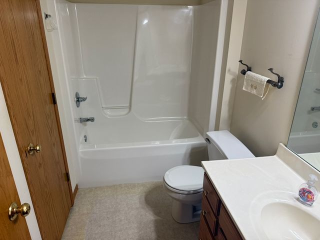 34 Madison Circle, Davenport, IA 52806