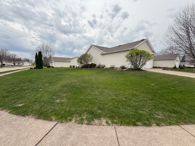 34 Madison Circle, Davenport, IA 52806