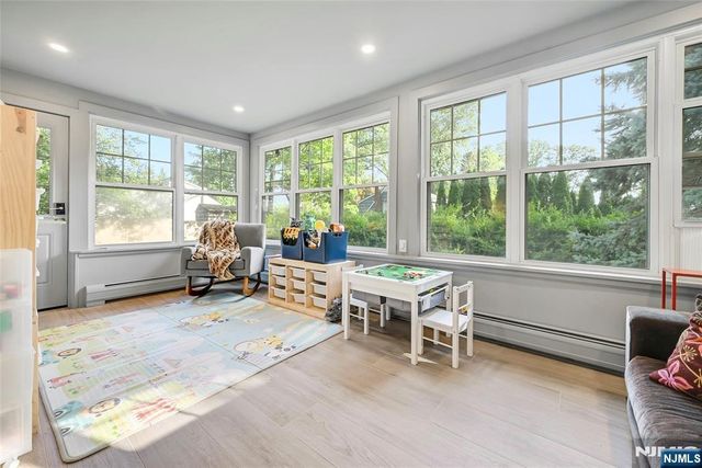 31 4 Th Street, Park Ridge, NJ 07656