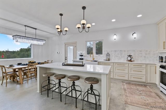 2916 Highway 82 ., Prattville, AL 36067