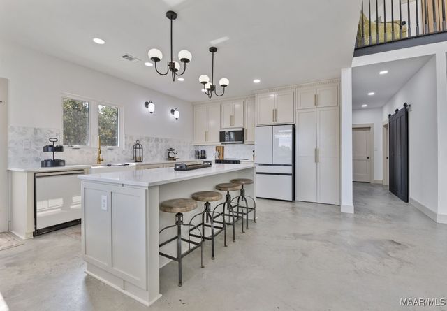 2916 Highway 82 ., Prattville, AL 36067