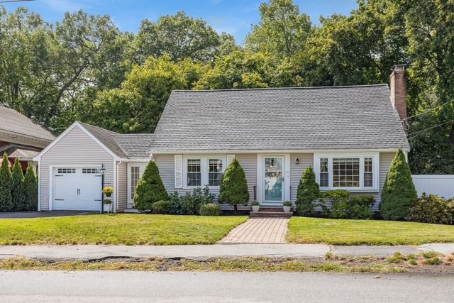 51 Hopkins Street, Reading, MA 01867