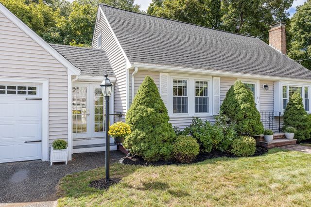 51 Hopkins Street, Reading, MA 01867