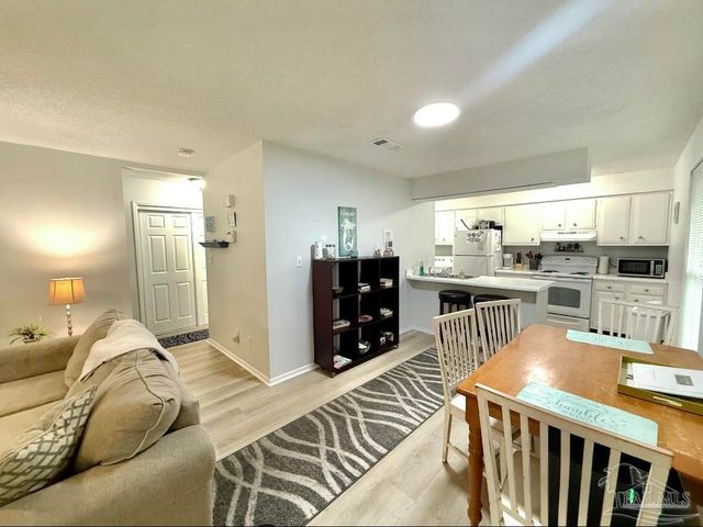 3304 Kingswood Ct, Pensacola, FL 32514