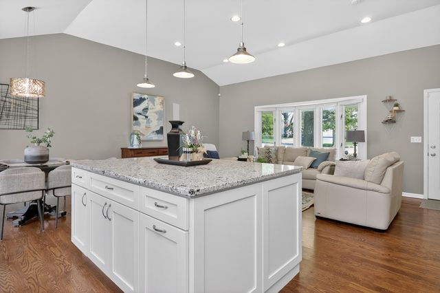 1136 Oxford Street, Downers Grove, IL 60516