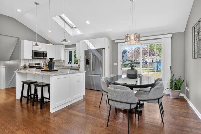 1136 Oxford Street, Downers Grove, IL 60516