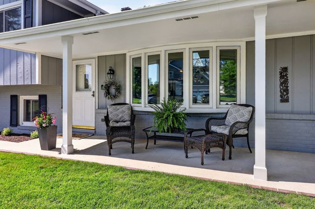1136 Oxford Street, Downers Grove, IL 60516