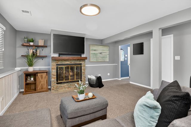 1136 Oxford Street, Downers Grove, IL 60516