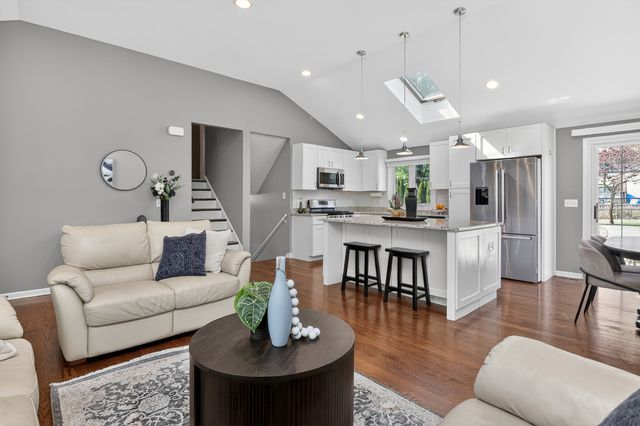 1136 Oxford Street, Downers Grove, IL 60516
