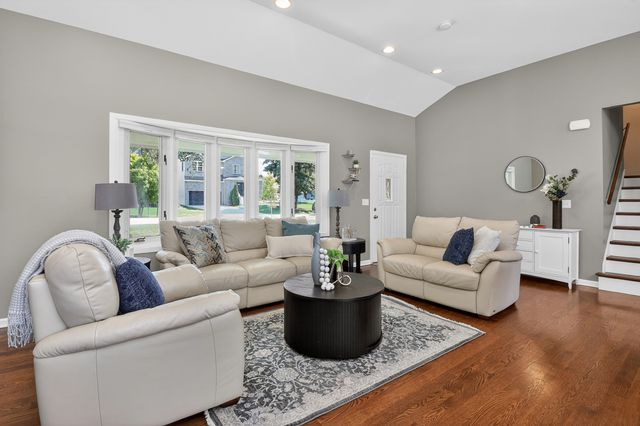 1136 Oxford Street, Downers Grove, IL 60516