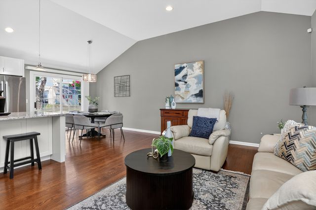 1136 Oxford Street, Downers Grove, IL 60516