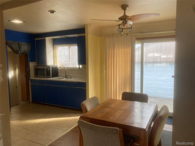 16646 Roberts Street, Roseville, MI 48066