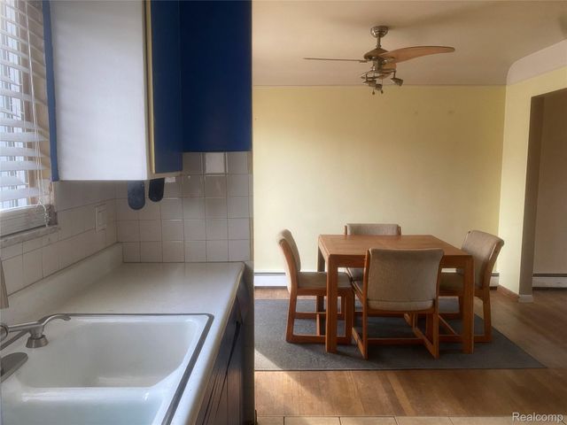 16646 Roberts Street, Roseville, MI 48066