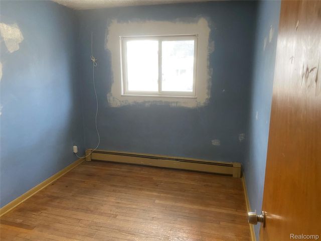 16646 Roberts Street, Roseville, MI 48066