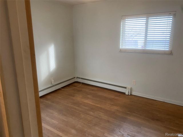 16646 Roberts Street, Roseville, MI 48066