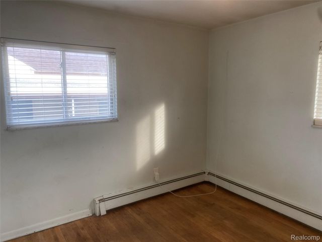 16646 Roberts Street, Roseville, MI 48066