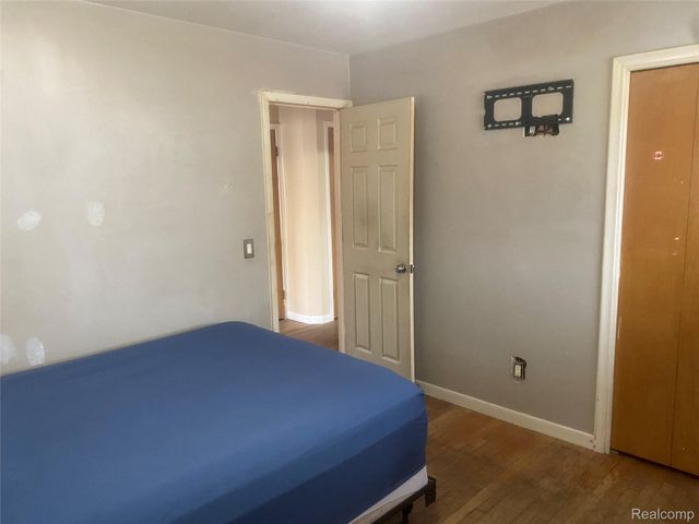 16646 Roberts Street, Roseville, MI 48066