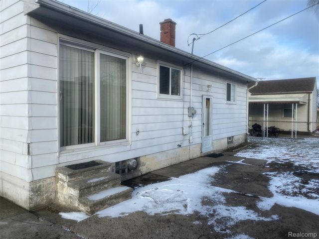 16646 Roberts Street, Roseville, MI 48066