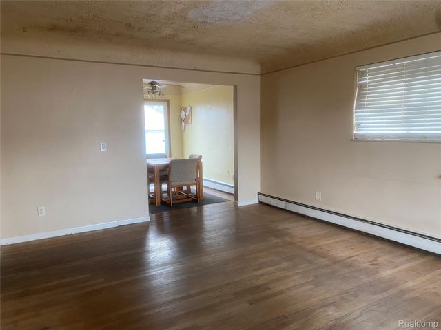 16646 Roberts Street, Roseville, MI 48066